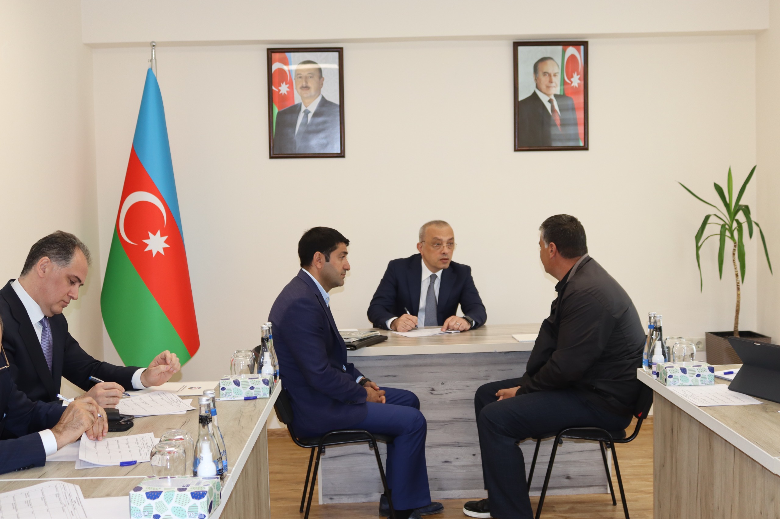 Azərbaycan Dövlət Su Ehtiyatları Agentliyinin sədri Zaur Mikayılov Xankəndi şəhərində vətəndaş qəbulu keçirib